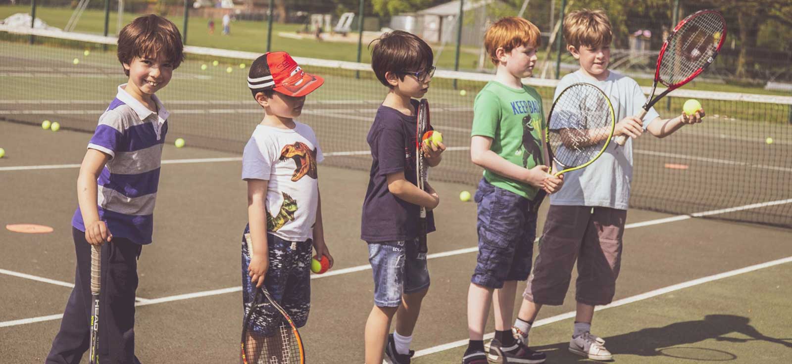 shkola tennisa dlya detey